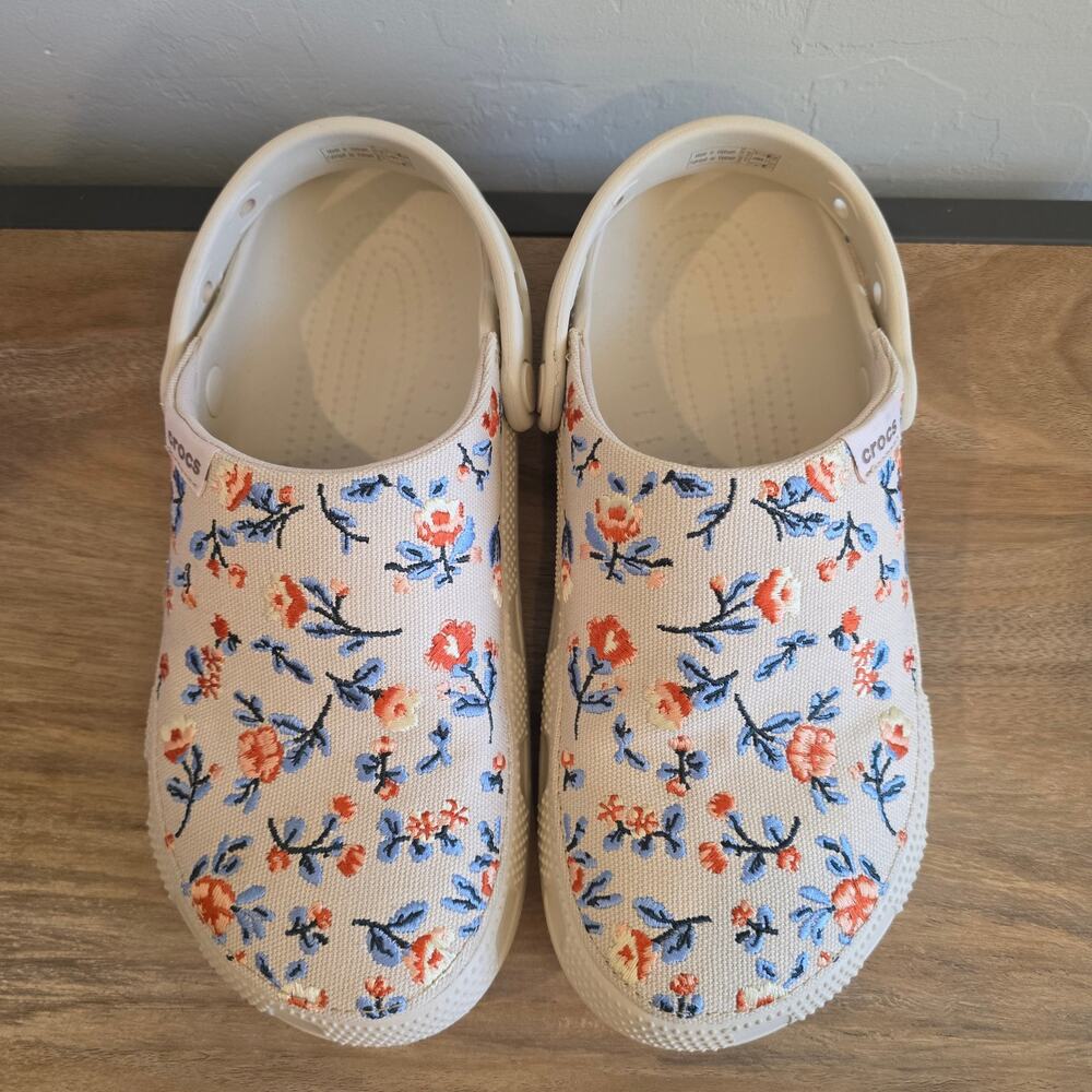 Crocs Classic Crafted Floral Clogs Womens 9 Frappe Embroidered Canvas Comfort - Picture 5 of 8
